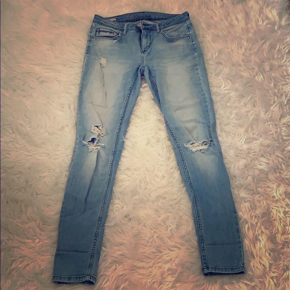 Calvin Klein ripped jeans💫